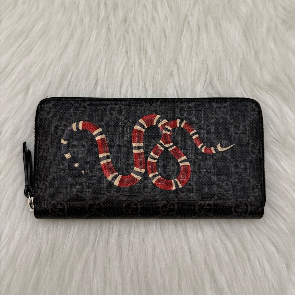 GUCCI - BLACK GRAY RED WHITE GG SUPREME MONOGRAM KINGSNAKE LONG ZIP WALLET - Picture 2 of 12